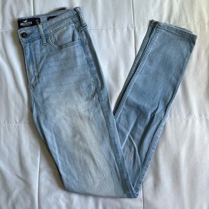 Hollister High-Rise Light Wash Skinny Jeans